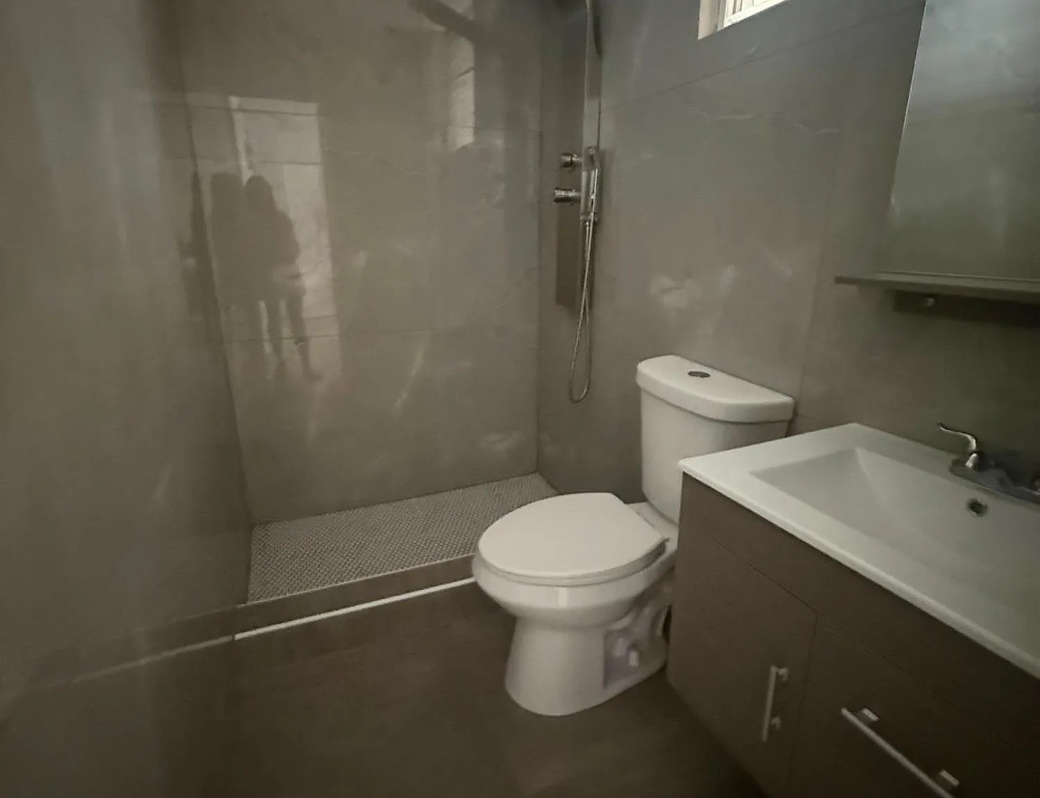 4 bed, 2.0 bath, 1200 sqft, $1,500 — Photo 3