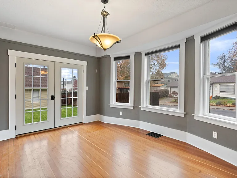 1728 W 11th Ave — Photo 10