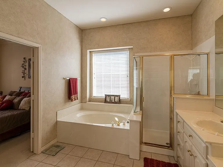 2708 Mum Dr — Photo 10