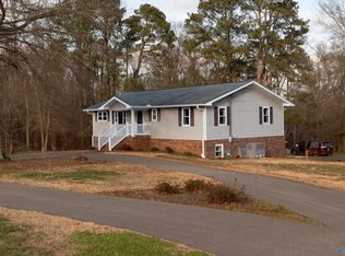 2001 Meadowlark Ln, Albertville, AL 35951