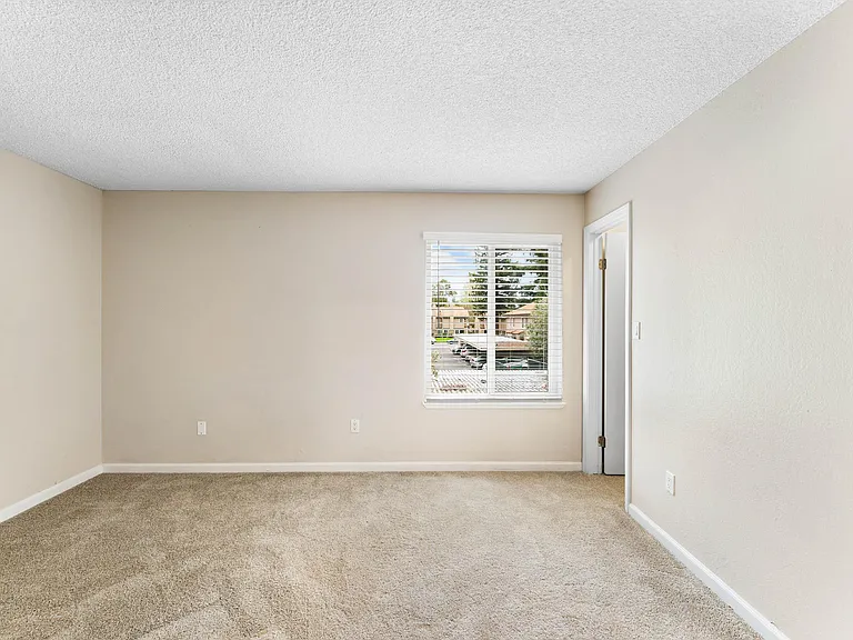 54 Quay Ct — Photo 59