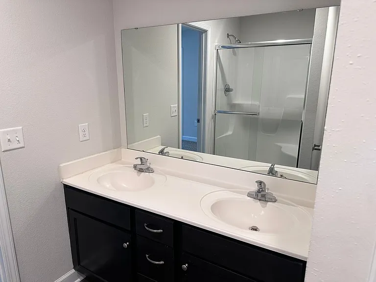 1406 NE Mary Ct — Photo 13