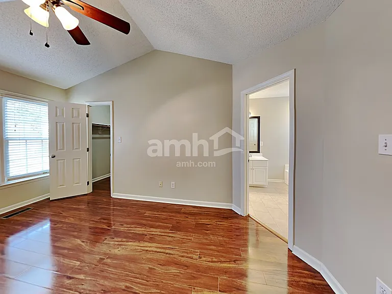 8633 Swarthmore Dr — Photo 9