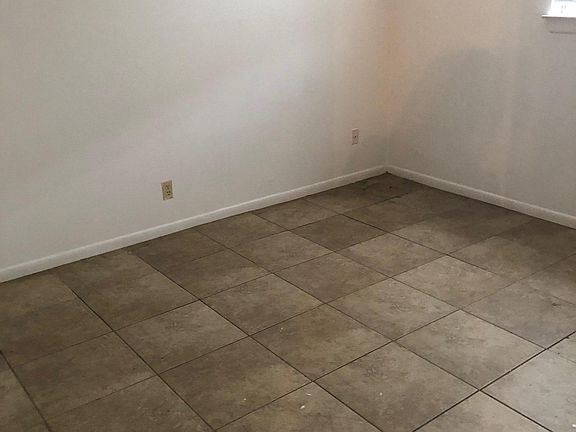 5th image of 802 W Second St APT C