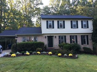 2219 Loch Lomond Dr, Vienna, VA 22181
