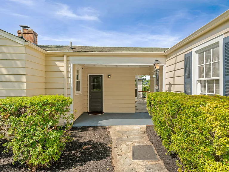 6900 Mount Daniel Dr — Photo 3