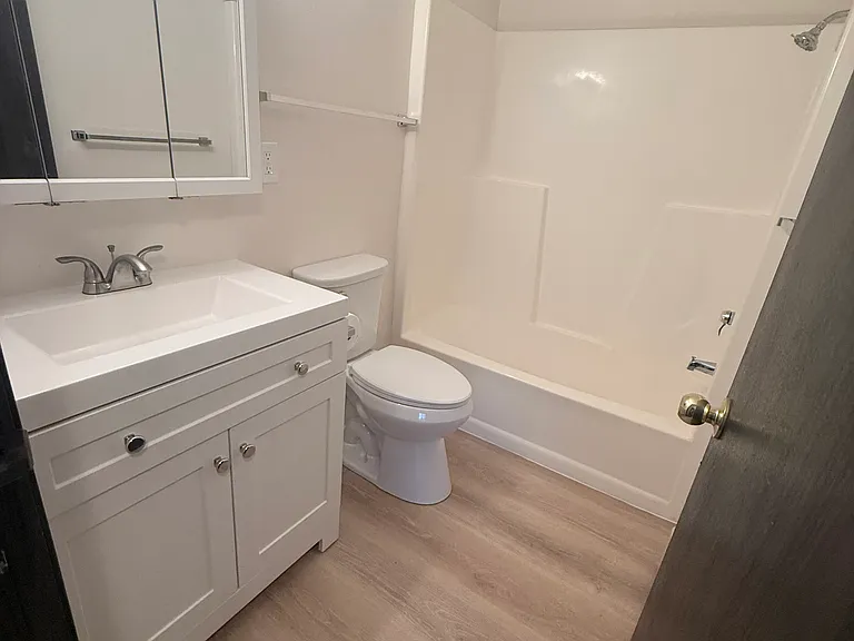 214 SW 21st St #1 — Photo 2