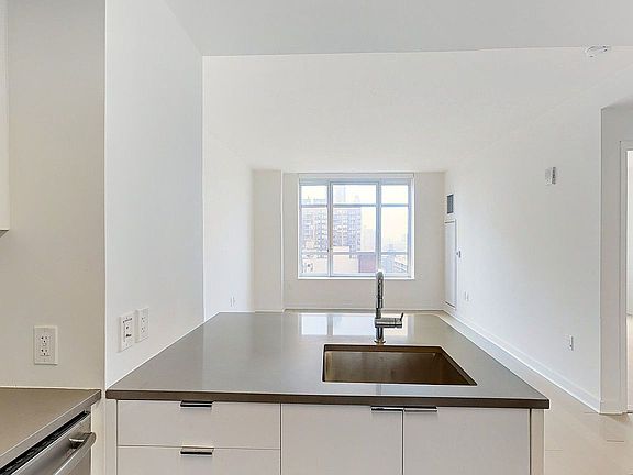 4th image of 45 Hoyt St APT 17C