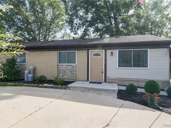 33515 Colfax Dr, Farmington Hills, MI 48335