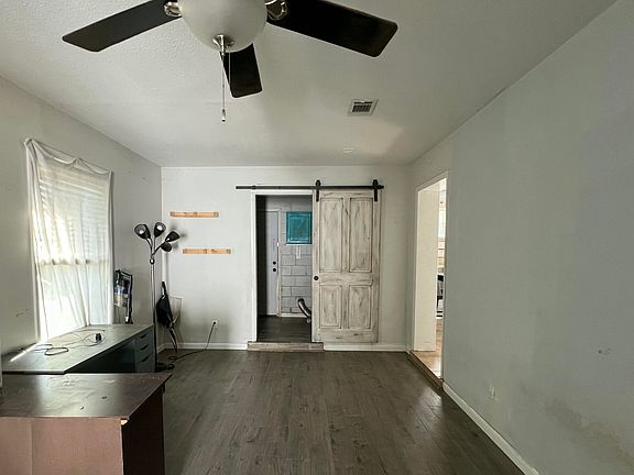 2nd image of 102 Graham Ct NE