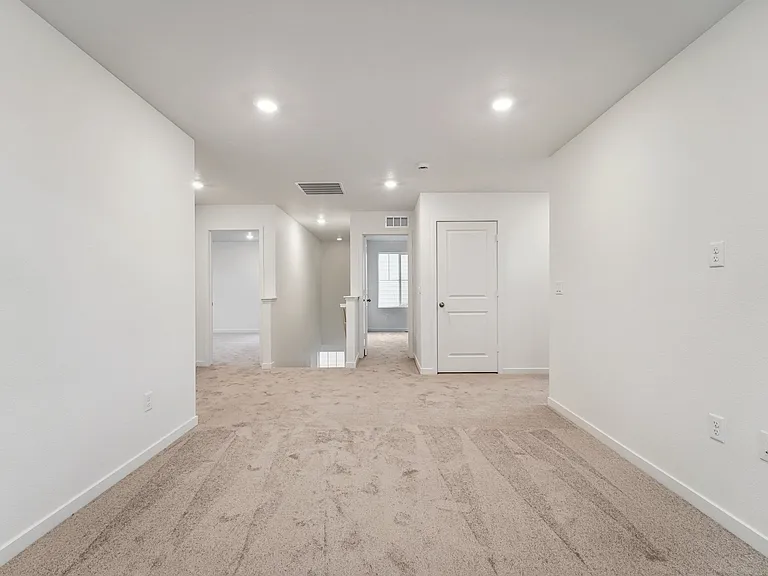 5556 Mare Ln — Photo 10