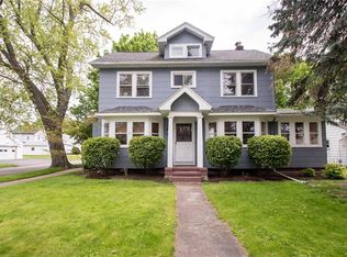 405 Hurstbourne Rd, Rochester, NY 14609