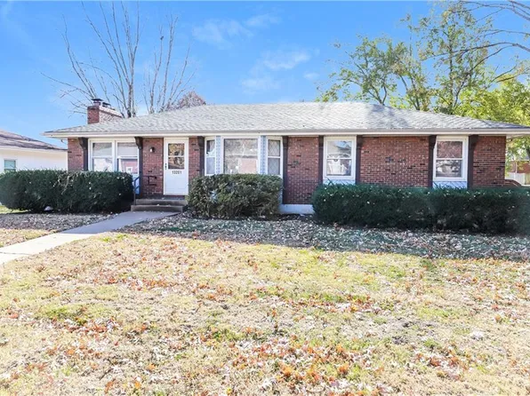 13201 Kemper Ct, Independence, MO 64050