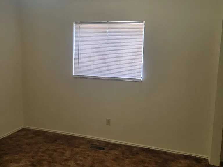 2 Bedroom Ogden Apartment — Photo 6
