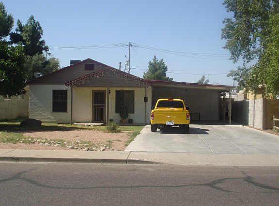 2nd image of 1740 E PINCHOT Avenue