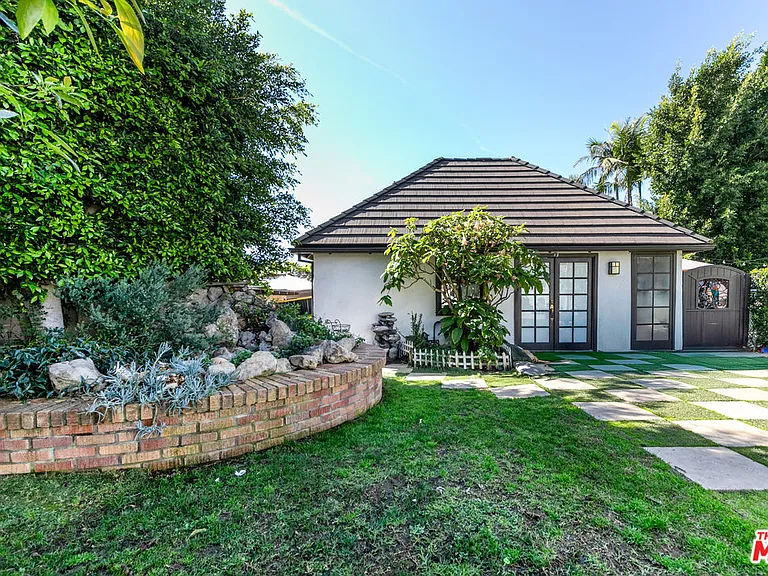 401 N McCadden Pl — Photo 47