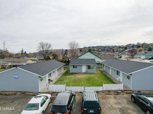 1006 W Pear Ave, Selah, WA