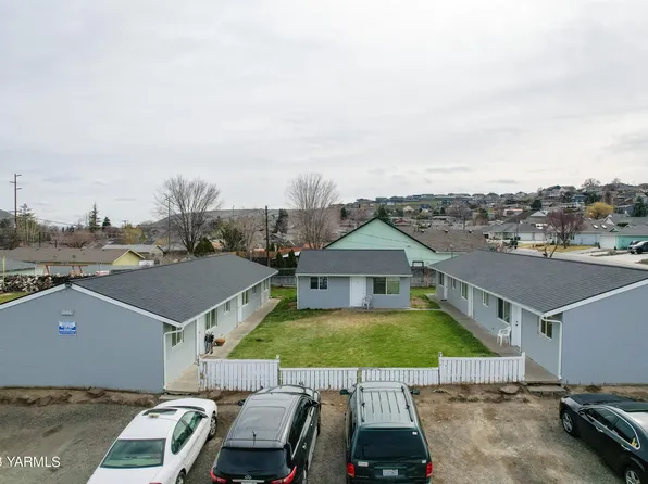 1006 W Pear Ave, Selah, WA 98942