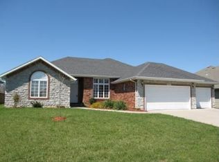 5039 S Fieldstone Rd, Battlefield, MO 65619