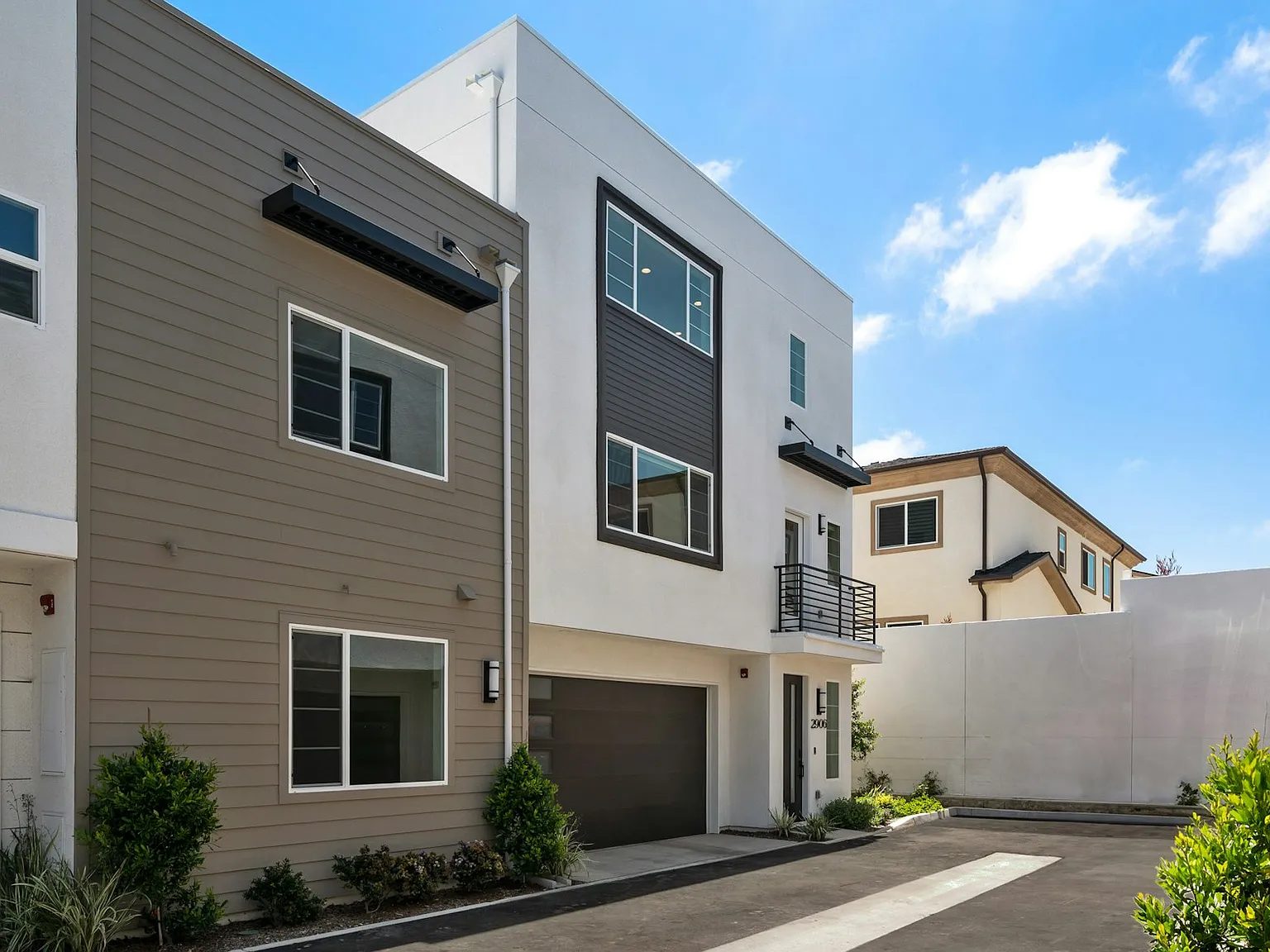 2906 Foundry Court — Photo 2