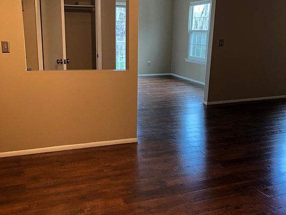 3rd image of 706-5 Zlotkin Cir