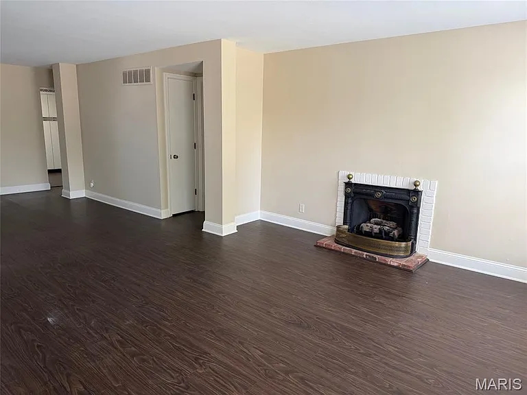 1130 S Mason Rd — Photo 6