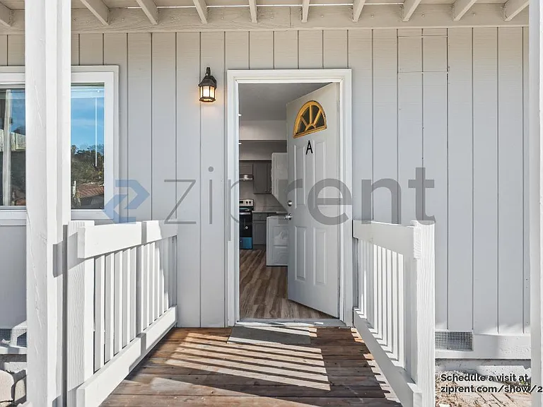10806 Hubbard Way #A — Photo 3