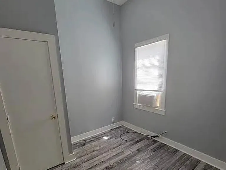 516 E Ormsby Ave #4 — Photo 5