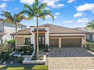 10530 S Lago Vista Cir, Parkland, FL 33076