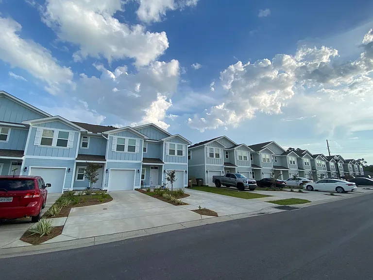 7670 Shadow Lake Dr — Photo 4
