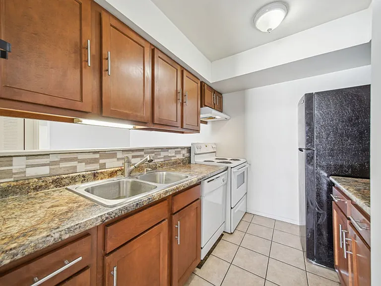 North Branch Apartments — Photo 24