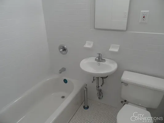 Rented by City Connections Realty | media 14