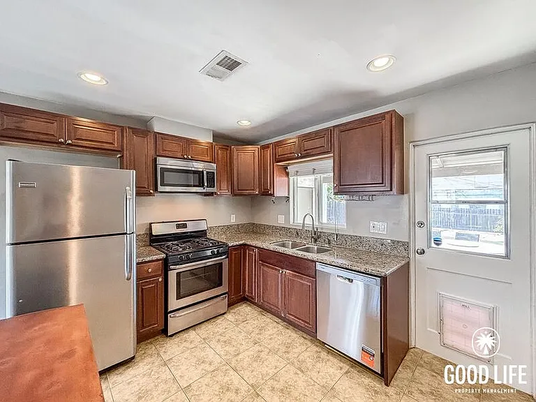 6209 Malcolm Dr — Photo 9
