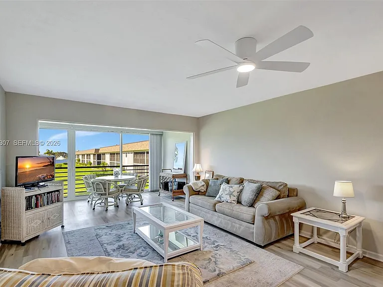 755 Saturn St #G202 — Photo 39