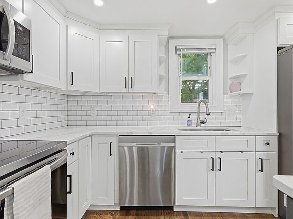 4th image of 28 Cleveland St