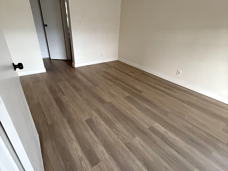 1067 Sweeney Ave — Photo 7