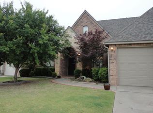 3216 Summit Bnd, Norman, OK 73071