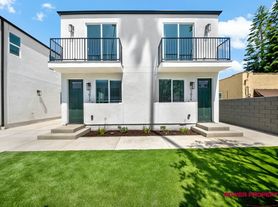 36TEN, 4 beds 3.0 baths (1609 sqft)