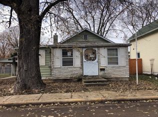 909 Wilson Ave, Sterling, IL 61081