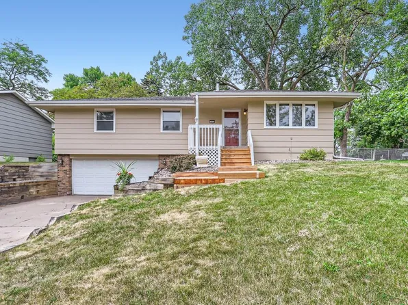 3900 Ensign Ave N, New Hope, MN 55427