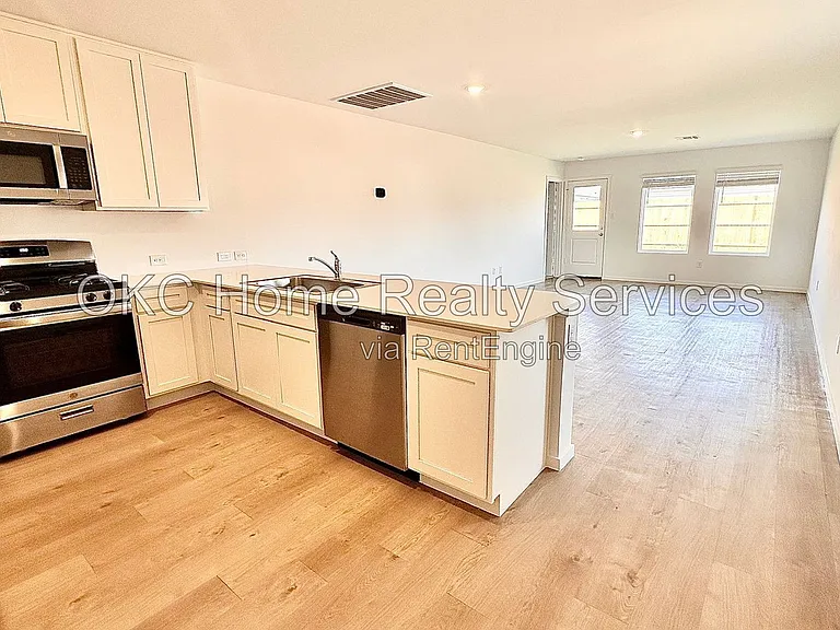 20404 Mule Deer Dr — Photo 3