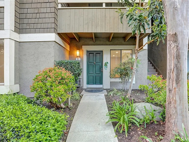 93 Streamwood — Photo 11