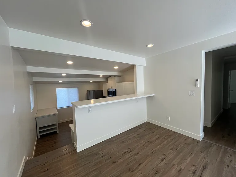 390 Hill St — Photo 4
