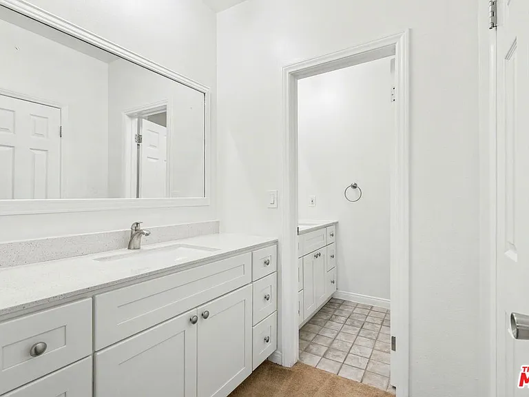 521 Montana Ave #301 — Photo 20