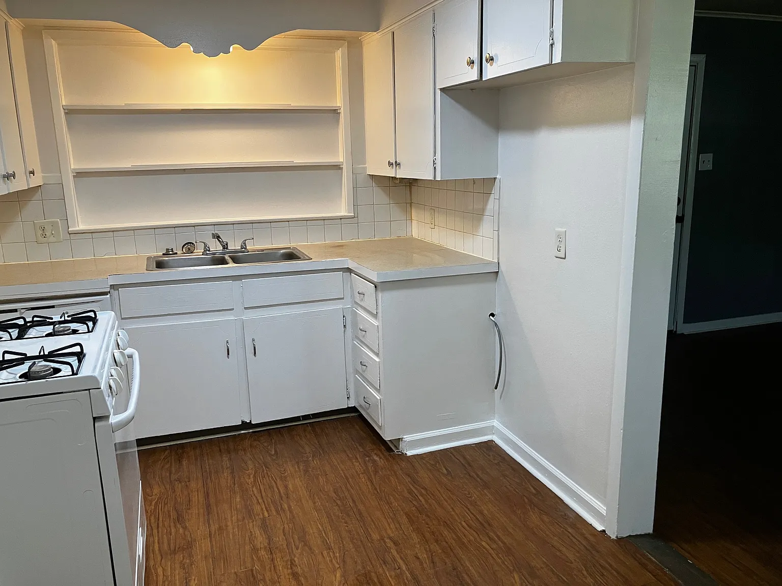 3 bed, 1160 sqft, $900 — Photo 3