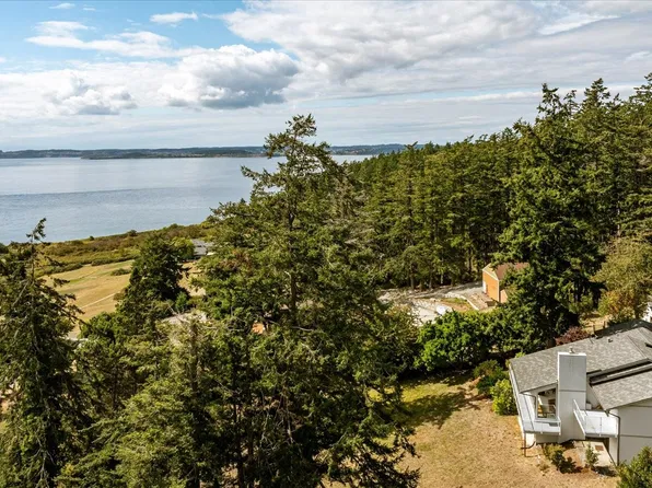 1200 Crescent Drive, Oak Harbor, WA 98277