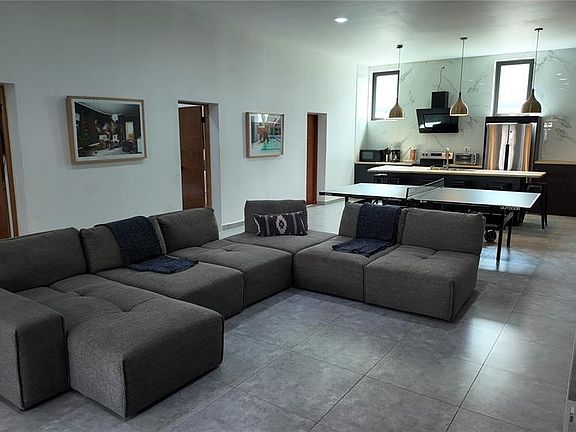 3rd image of 73 Calle Tapia #5