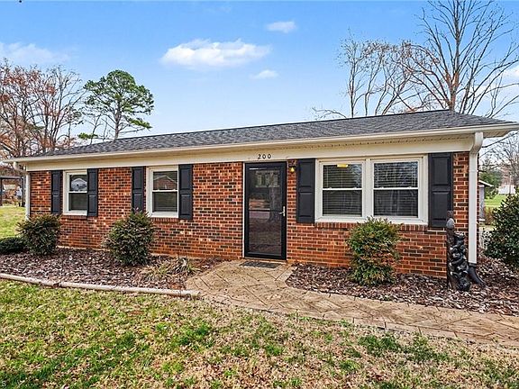 2nd image of 200 Redwood Bend Rd