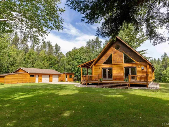 150 Lost Forty Rd, Marquette, MI 49855