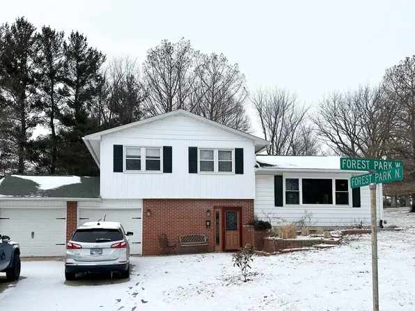 8 Forest Park N, Jacksonville, IL 62650